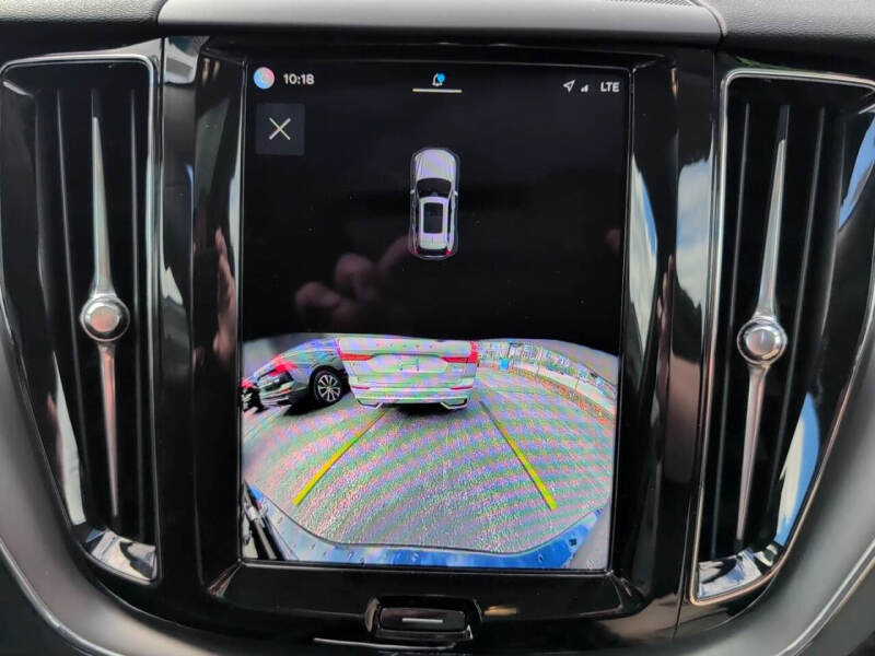 2025 Volvo XC60 B5 Core Dark Theme
