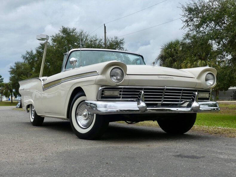 1957 Ford Fairlane