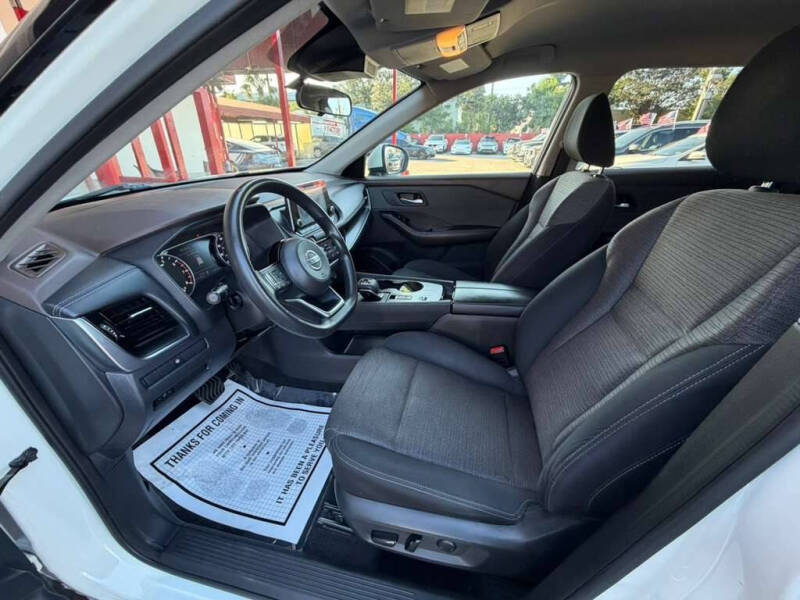 2021 Nissan Rogue SV