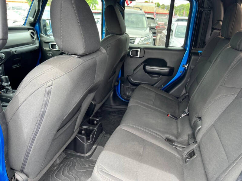 2021 Jeep Gladiator Willys Sport