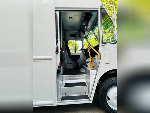 2007 Freightliner MT45 Chassis