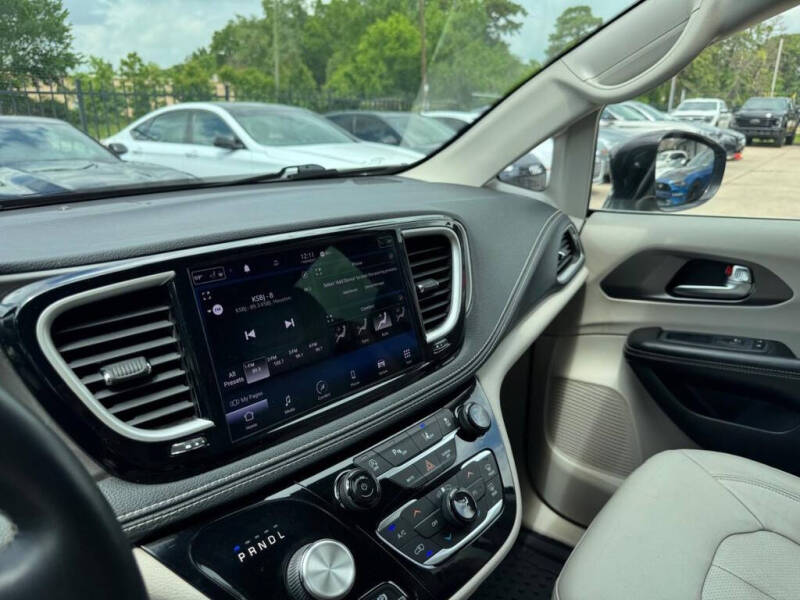 2021 Chrysler Pacifica Touring L