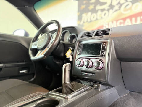 2013 Dodge Challenger SRT8 Core