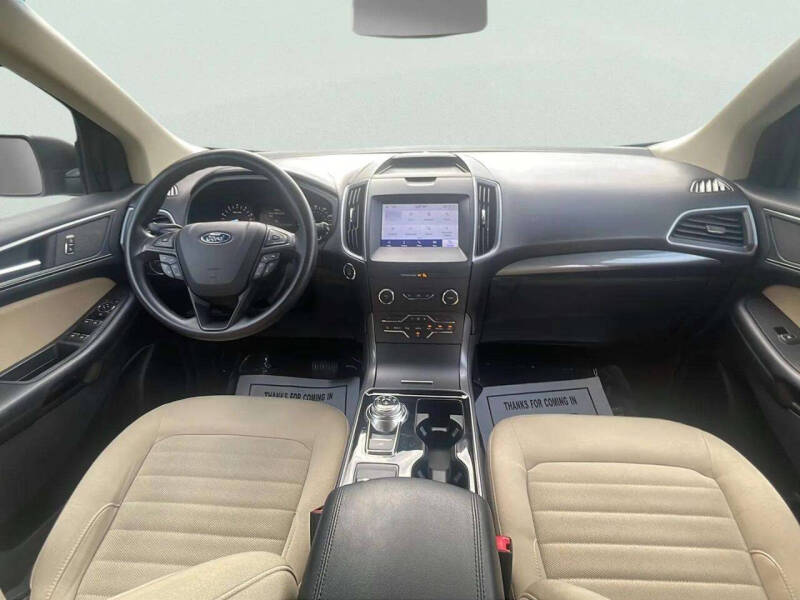 2020 Ford Edge SE