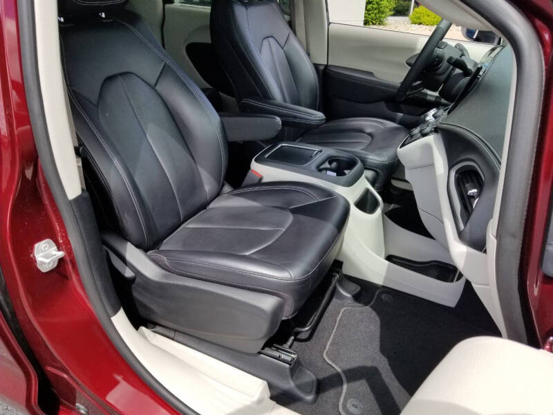 2023 Chrysler Pacifica Touring L