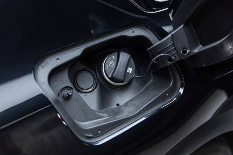 2023 BMW 7 Series 740i