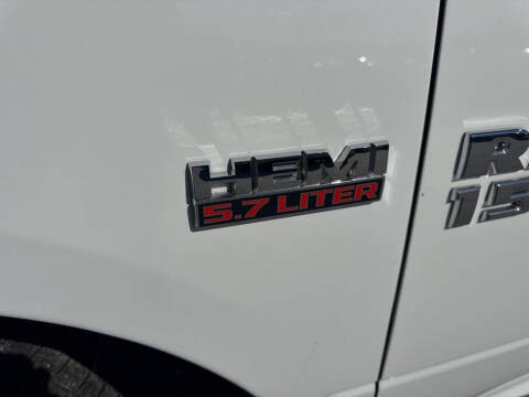 2017 RAM 1500 SLT