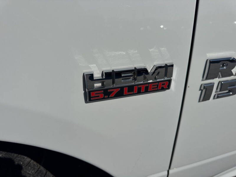 2017 RAM 1500 SLT