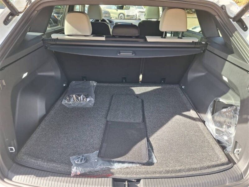 2026 Volkswagen Atlas Cross Sport SEL Premium R-Line 4Motion