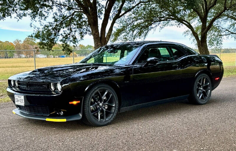 2023 Dodge Challenger R/T photo 3