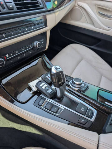 2012 BMW 5 Series 528i