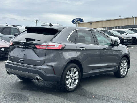 2022 Ford Edge Titanium