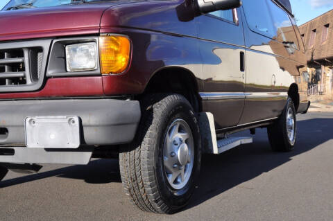 2005 Ford E-Series E-350 SD XLT