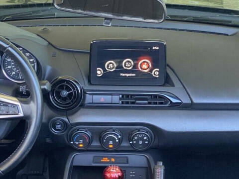 2019 Mazda MX-5 Miata Sport