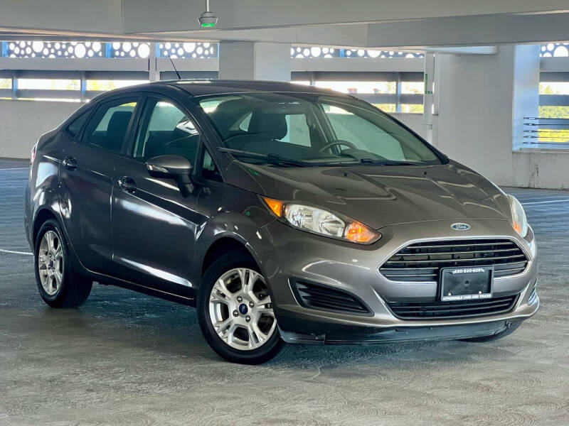 2014 Ford Fiesta null photo 2