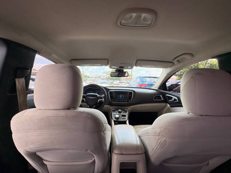 2015 Chrysler 200 LX