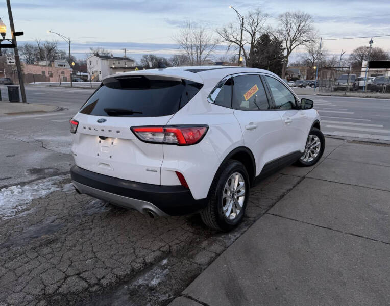 2020 Ford Escape SE