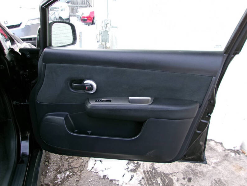 2012 Nissan Versa 1.8 S