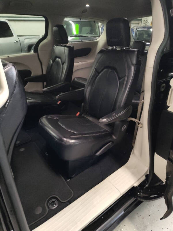 2022 Chrysler Pacifica Touring L