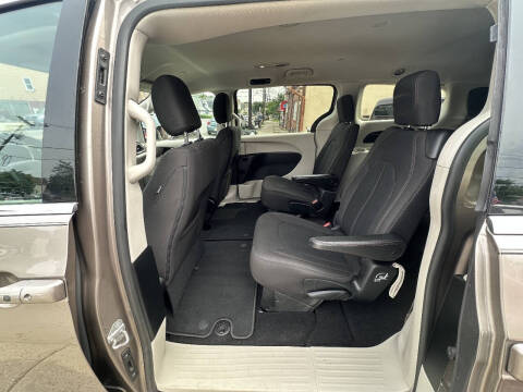 2017 Chrysler Pacifica LX