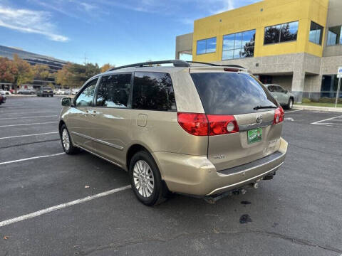2007 Toyota Sienna XLE 7-Passenger