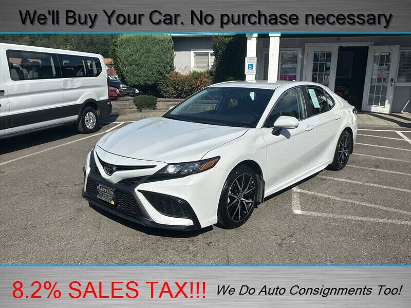 2023 Toyota Camry SE's photo