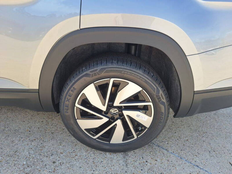 2025 Volkswagen Atlas SE