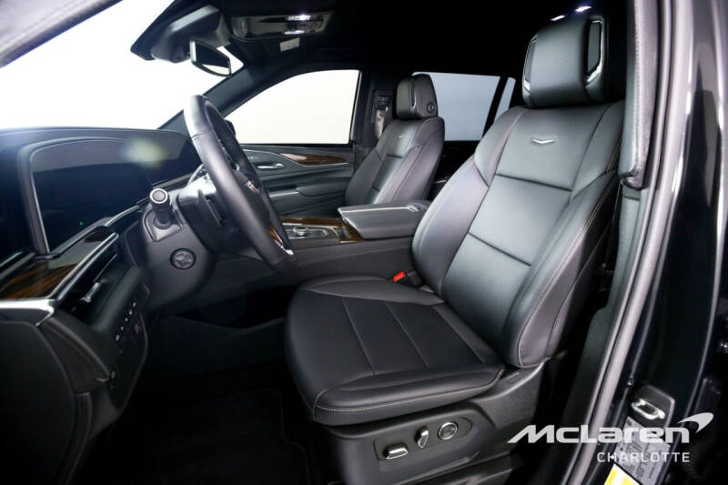 2022 Cadillac Escalade ESV Luxury