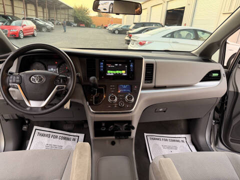 2015 Toyota Sienna L 7-Passenger