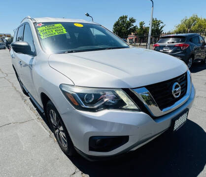 2018 Nissan Pathfinder SV