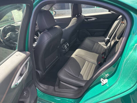 2025 Alfa Romeo Giulia Intensa