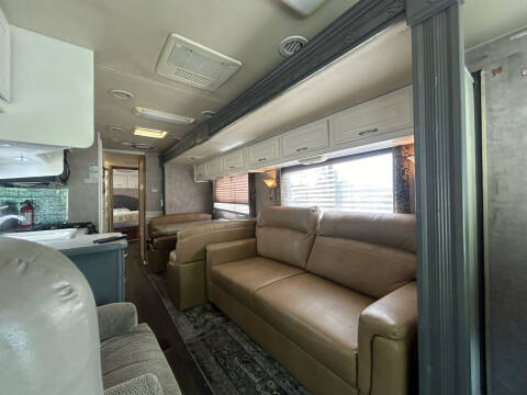 2005 Freightliner XCS Chassis