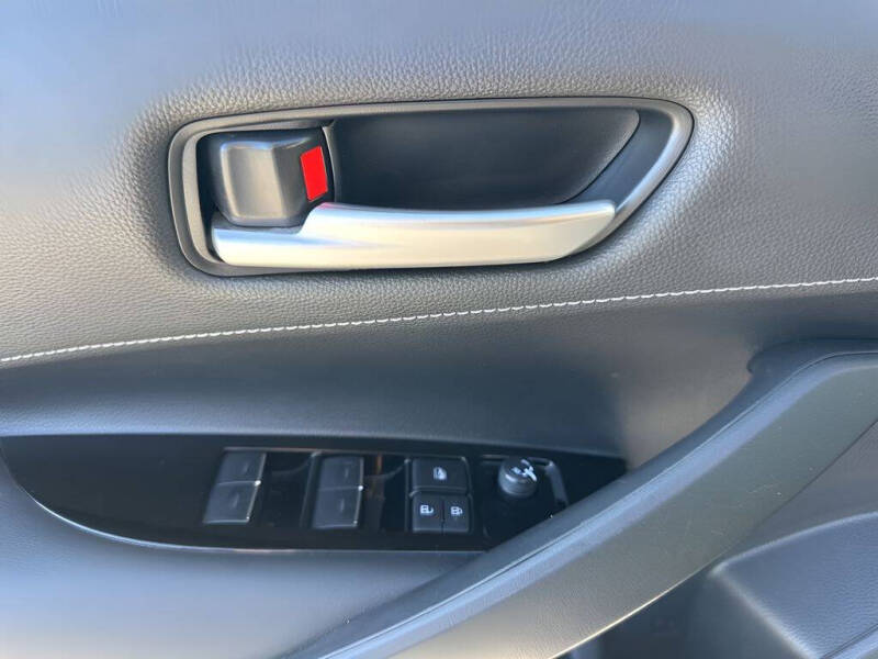 2025 Toyota Corolla Hatchback SE