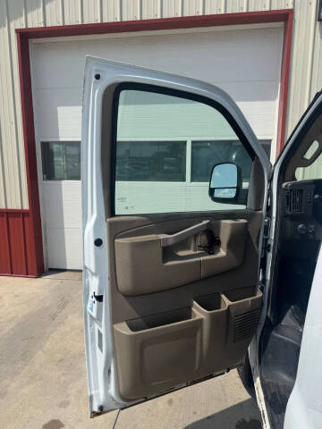 2017 GMC Savana 2500