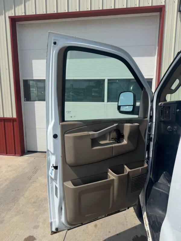 2017 GMC Savana 2500