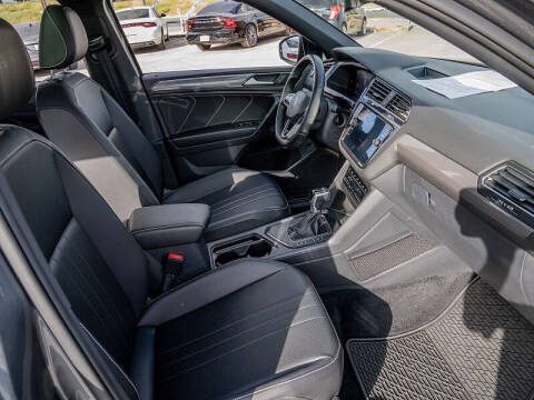 2022 Volkswagen Tiguan SE R-Line Black