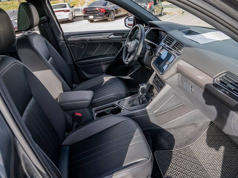 2022 Volkswagen Tiguan SE R-Line Black