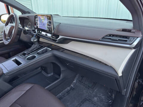 2024 Toyota Sienna Platinum 7-Passenger