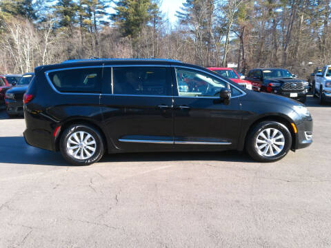 2018 Chrysler Pacifica for sale at Mark's Discount Truck & Auto in Londonderry NH