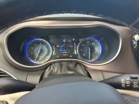 2017 Chrysler Pacifica Touring-L Plus