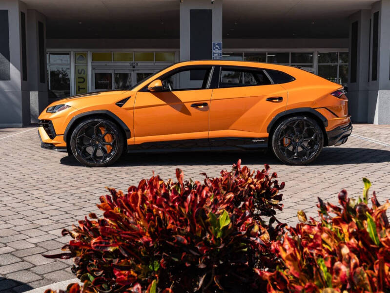 2023 Lamborghini Urus Performante