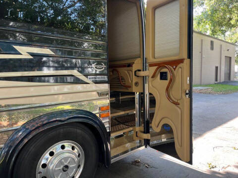 2005 Prevost XL2