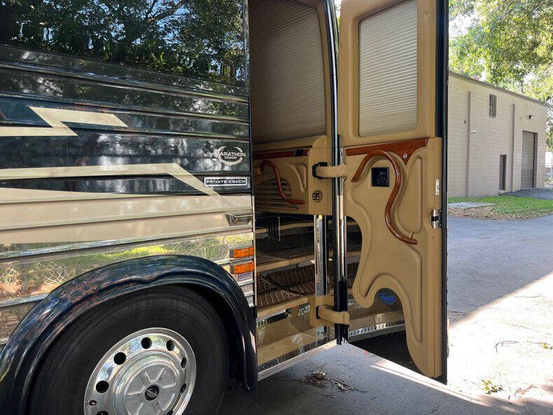 2005 Prevost XL2