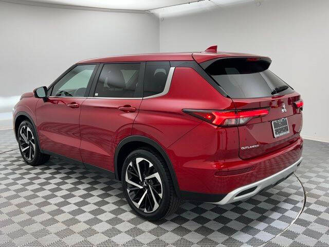 2024 Mitsubishi Outlander SE