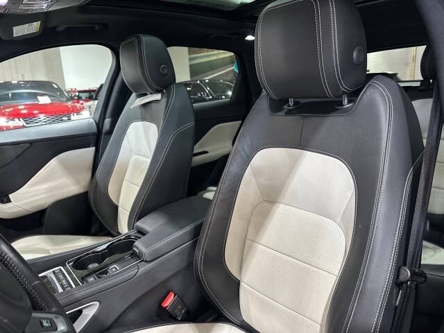 2017 Jaguar F-PACE 35t R-Sport