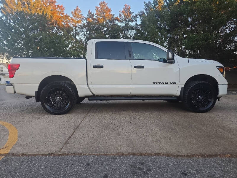2018 Nissan Titan SV