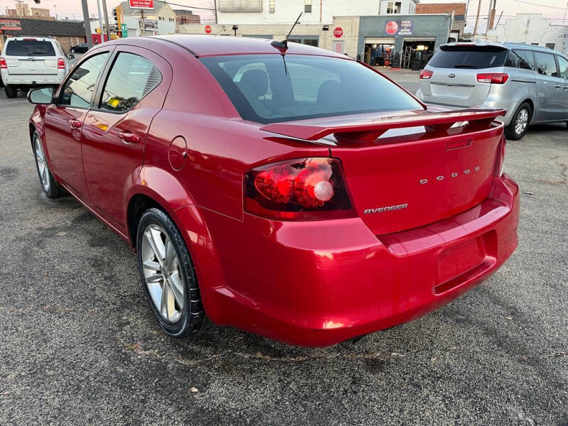 2014 Dodge Avenger SE photo 3