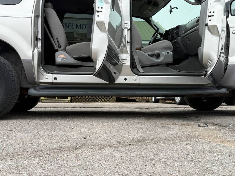 2005 Ford Excursion XLT