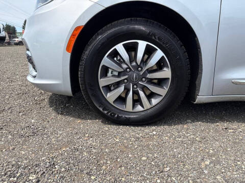 2023 Chrysler Pacifica Plug-In Hybrid Limited