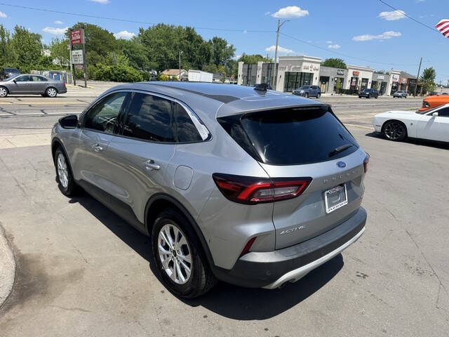 2023 Ford Escape Hybrid Active